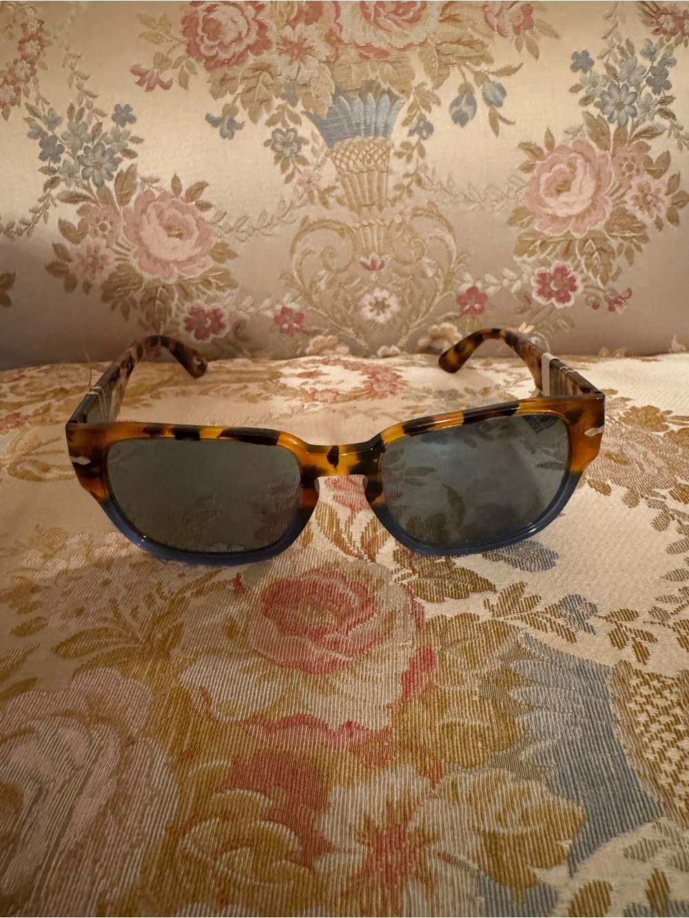 Authentic Persol Light Blue Rectangular Unisex  Sunglasses New With Tags